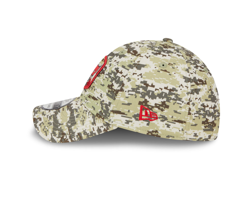 New Era NFL Men's Tampa Bay Buccaneers 2023 Salute to Service 39THIRTY Flex Hat
