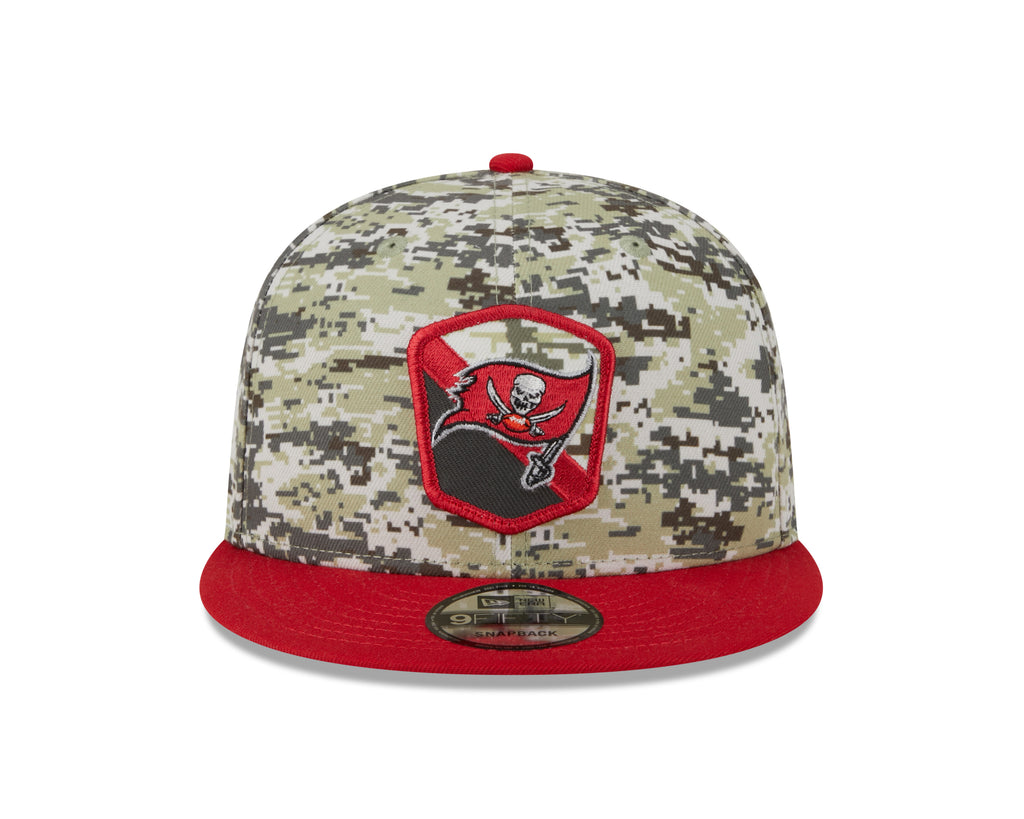 New Era NFL Men's Tampa Bay Buccaneers 2023 Salute To Service 9FIFTY Snapback Hat OSFA