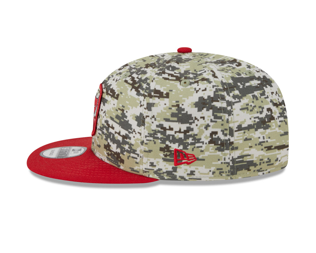 New Era NFL Men's Tampa Bay Buccaneers 2023 Salute To Service 9FIFTY Snapback Hat OSFA