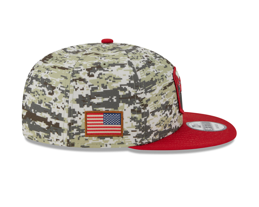 New Era NFL Men's Tampa Bay Buccaneers 2023 Salute To Service 9FIFTY Snapback Hat OSFA
