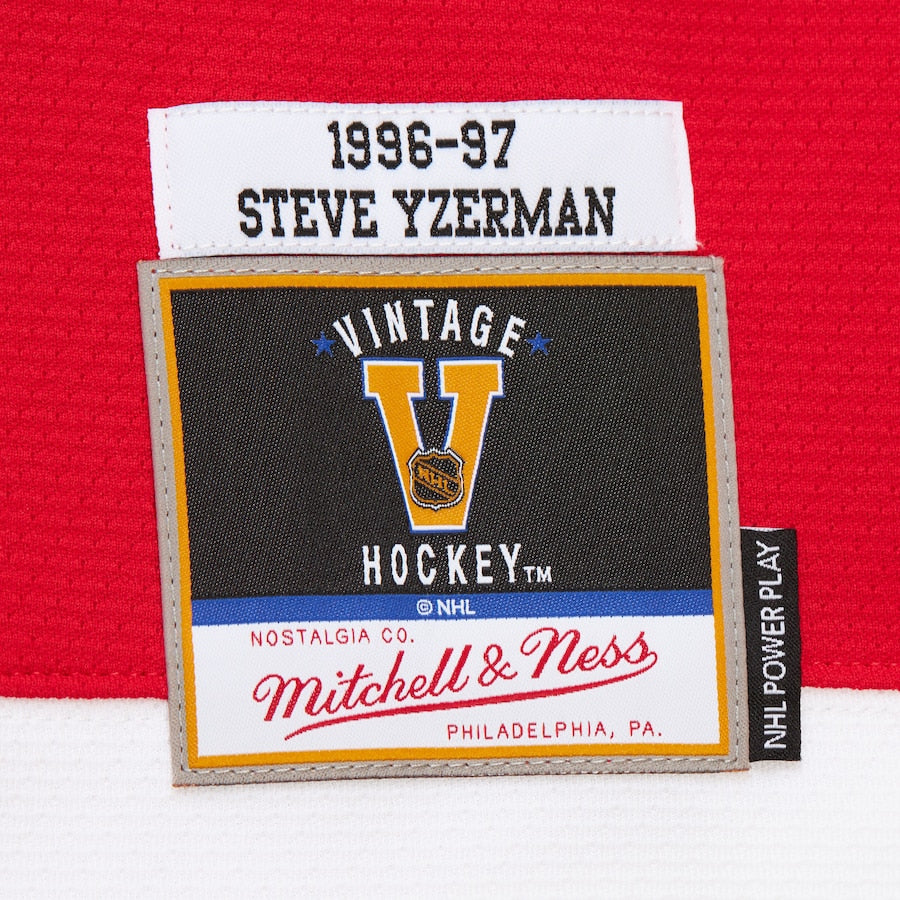 Mitchell & Ness NHL Men's Steve Yzerman Detroit Red Wings 1996/97 Power Play Player Jersey
