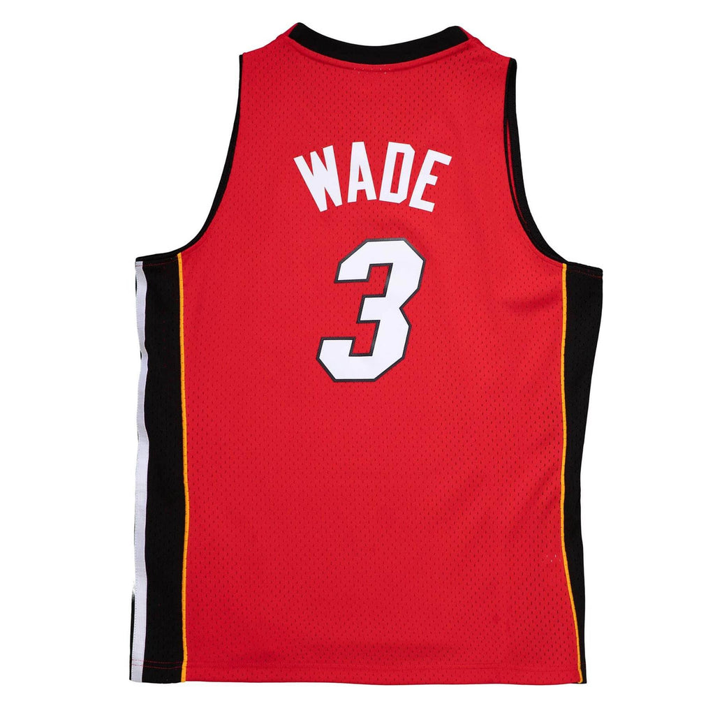 Mitchell & Ness NBA Men's Heat Dwyane Wade 2005-06 Classics Swingman Jersey