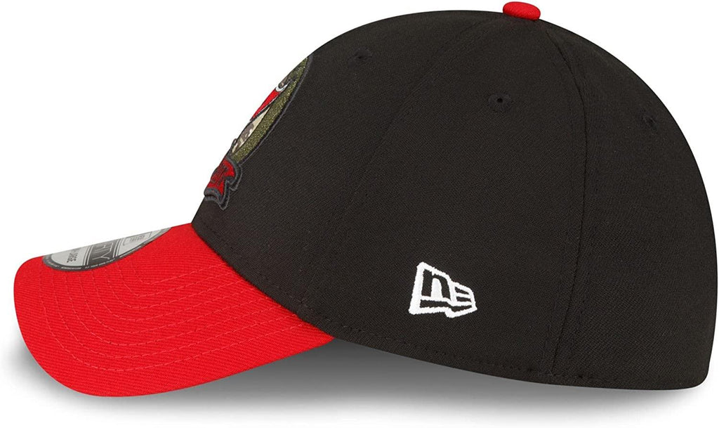 New Era NFL Men's Tampa Bay Buccaneers 2022 Salute to Service 39THIRTY Flex Hat