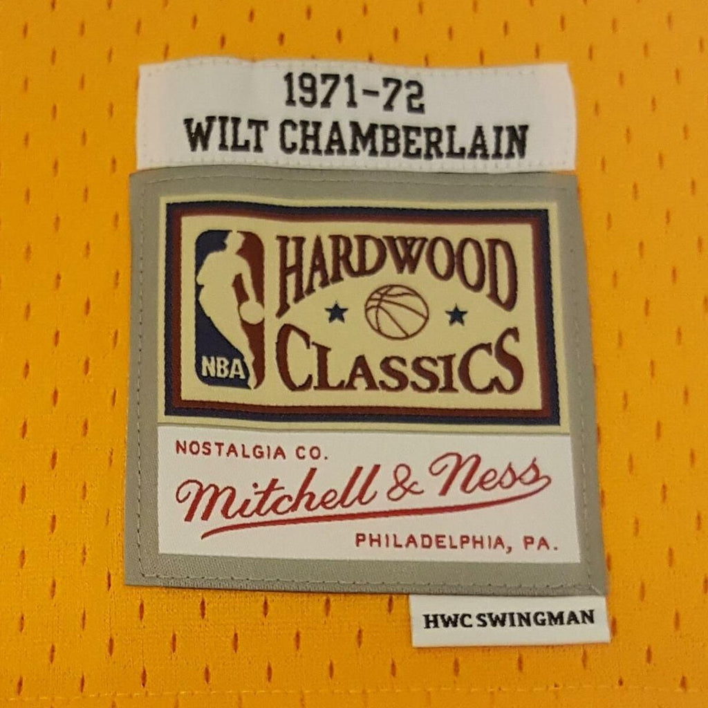Mitchell & Ness NBA Men's Los Angeles Lakers Wilt Chamberlain 1971-72 Hardwood Classics Swingman Jersey