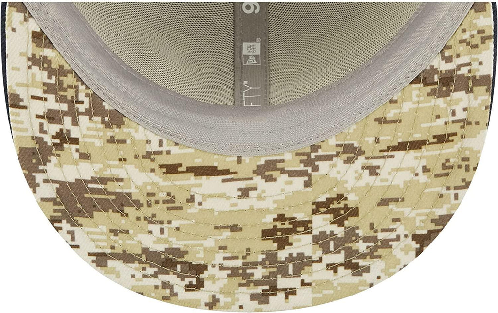 New Era NFL Men's New England Patriots 2022 Salute To Service 9FIFTY Snapback Hat Black/Navy OSFA