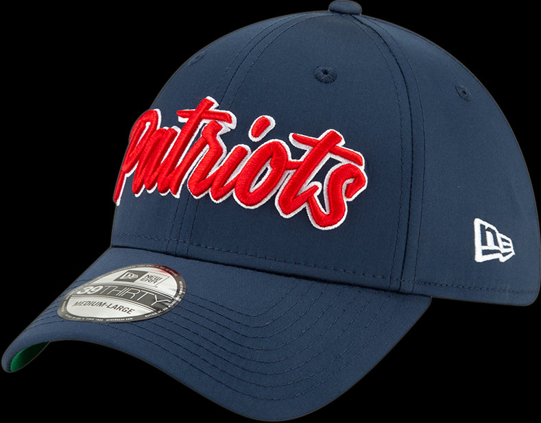 New Era NFL Men's New England Patriots 2019 Sideline Home Official 39THIRTY 1960s Flex Hat
