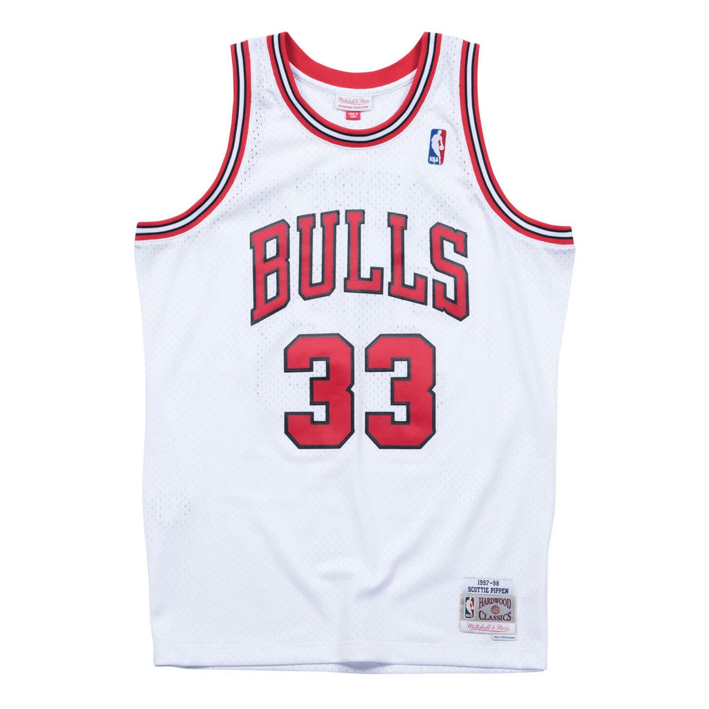 Mitchell & Ness NBA Men's Chicago Bulls Scottie Pippen 1997-98 Hardwood Classics Swingman Jersey