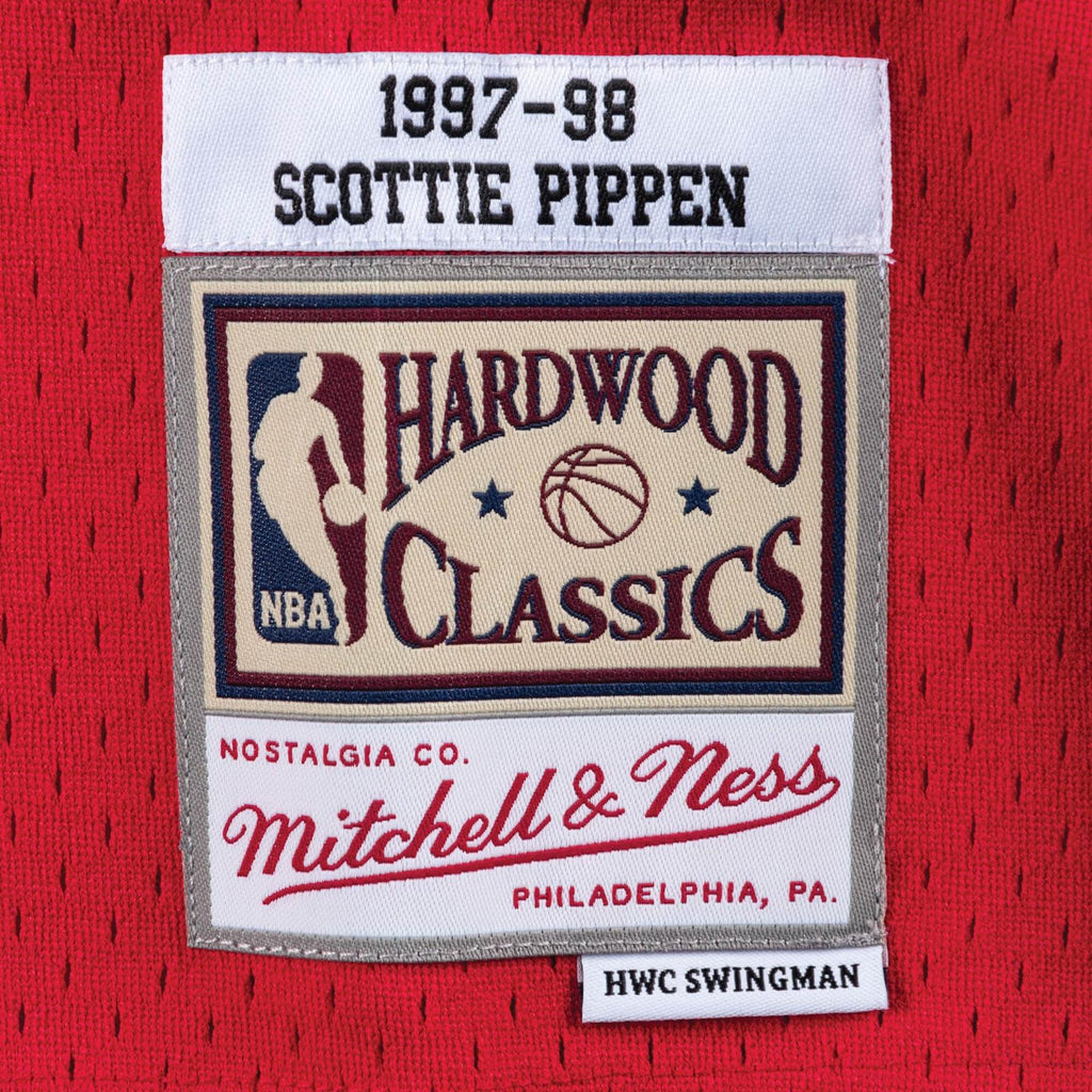 Mitchell & Ness NBA Men's Chicago Bulls Scottie Pippen 1997-98 Hardwood Classics Swingman Jersey