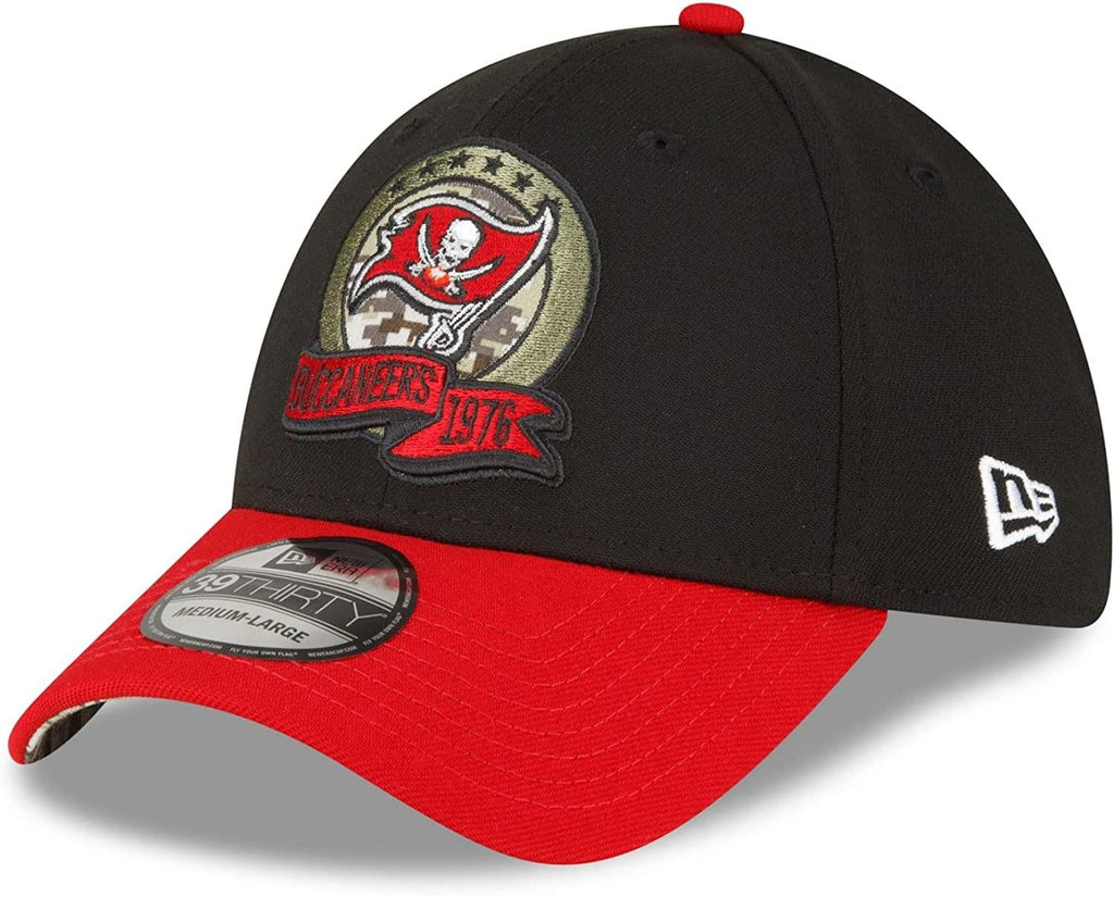 New Era NFL Men's Tampa Bay Buccaneers 2022 Salute to Service 39THIRTY Flex Hat
