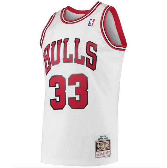 Mitchell & Ness NBA Men's Chicago Bulls Scottie Pippen 1997-98 Hardwood Classics Swingman Jersey