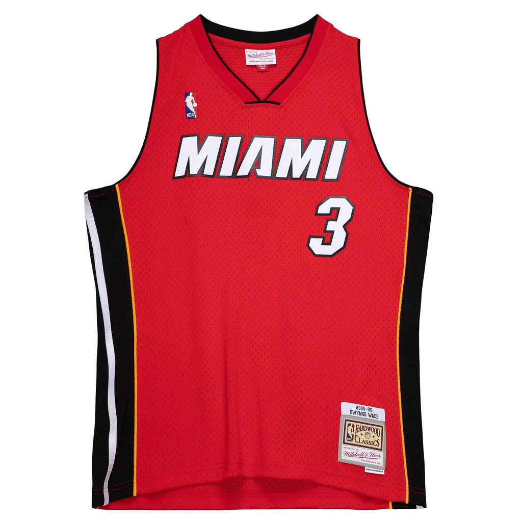 Mitchell & Ness NBA Men's Heat Dwyane Wade 2005-06 Classics Swingman Jersey