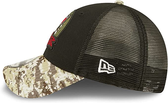 NFL Men's Buccaneers 2022 Salute To Service 9Forty Snapback ADJ Hat BLK/CAMO