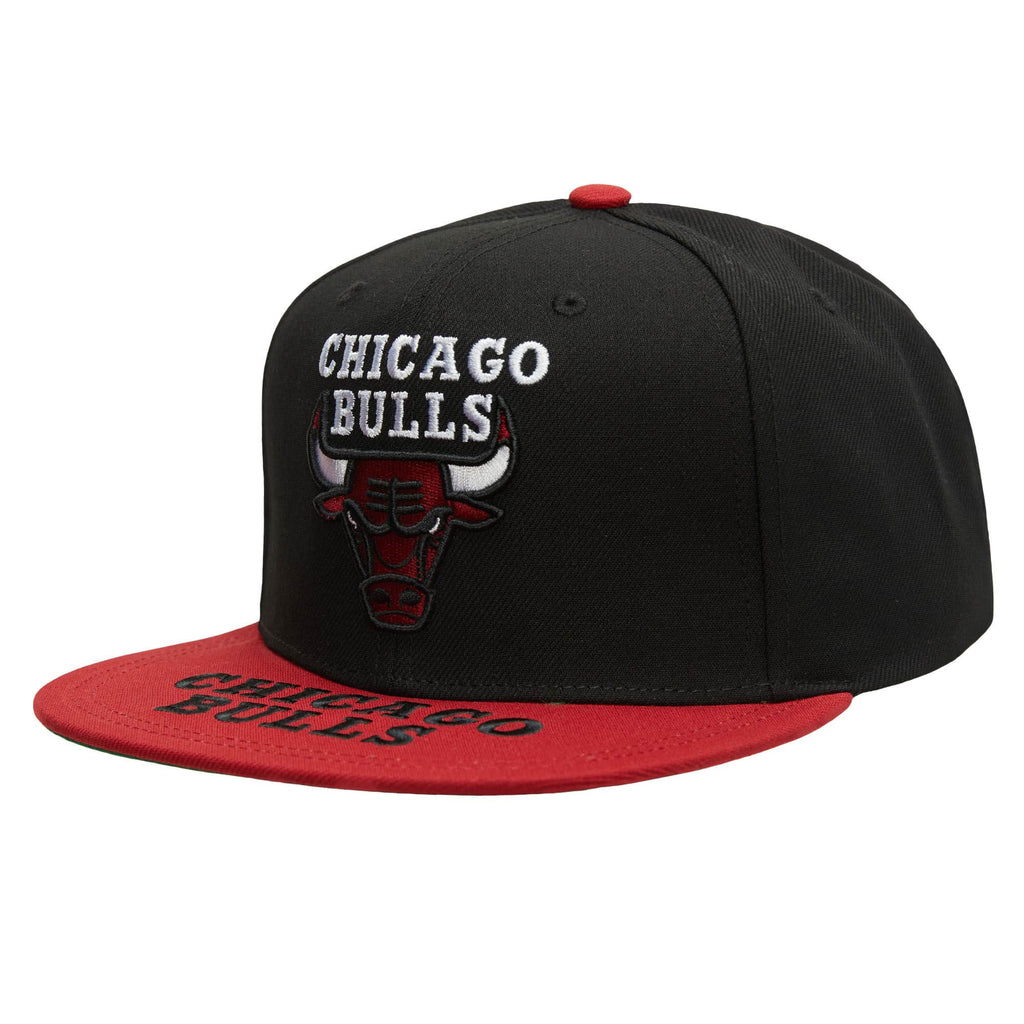 Mitchell & Ness NBA Men's Chicago Bulls Logo Bill Snapback Adjustable Hat Black/Red