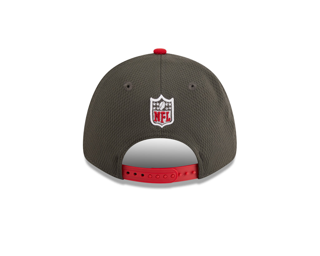 New Era NFL Men's Tampa Bay Buccaneers 2023 Sideline 9FORTY Adjustable Hat