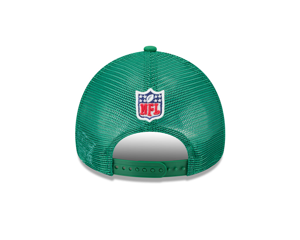 New Era NFL Men's Philadelphia Eagles 2024 Sideline Historic 9FORTY Trucker Snapback Hat