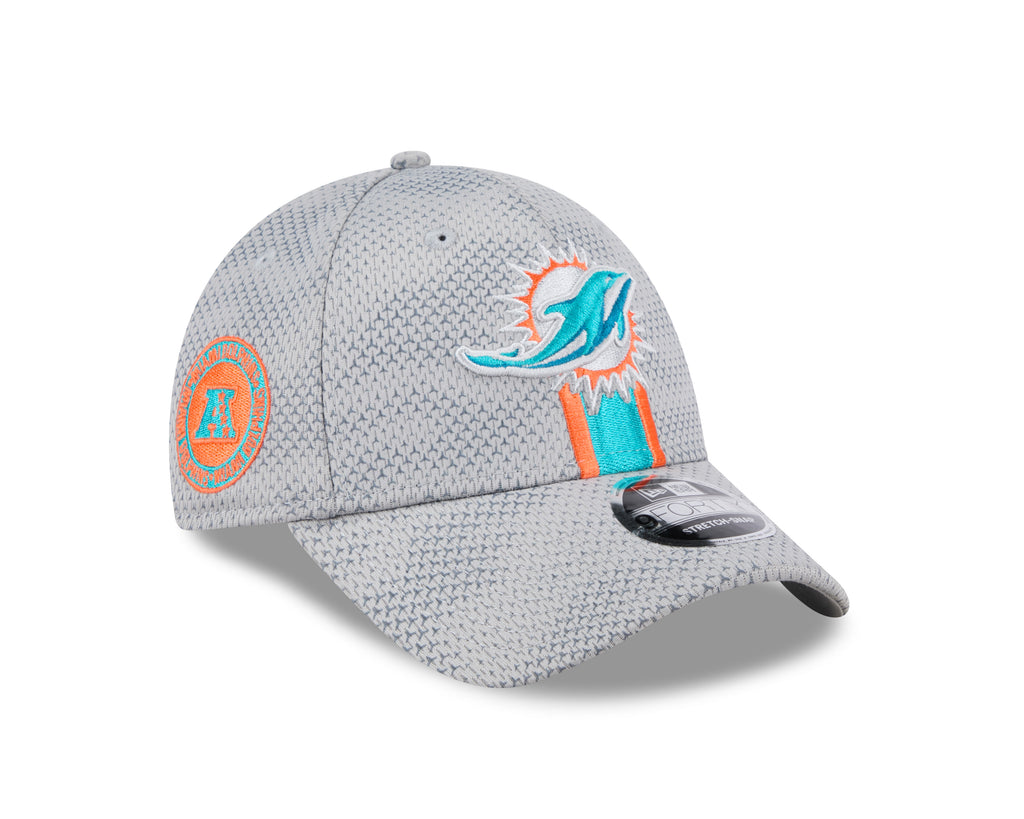 New Era NFL Men's Miami Dolphins 2024 Sideline 9FORTY Adjustable Hat Grey