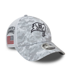 New Era NFL Men's Tampa Bay Buccaneers 2024 Salute To Service 9Forty Stretch-Snap Hat