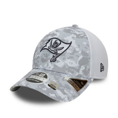 New Era NFL Men's Tampa Bay Buccaneers 2024 Salute To Service 9Forty Stretch-Snap Hat