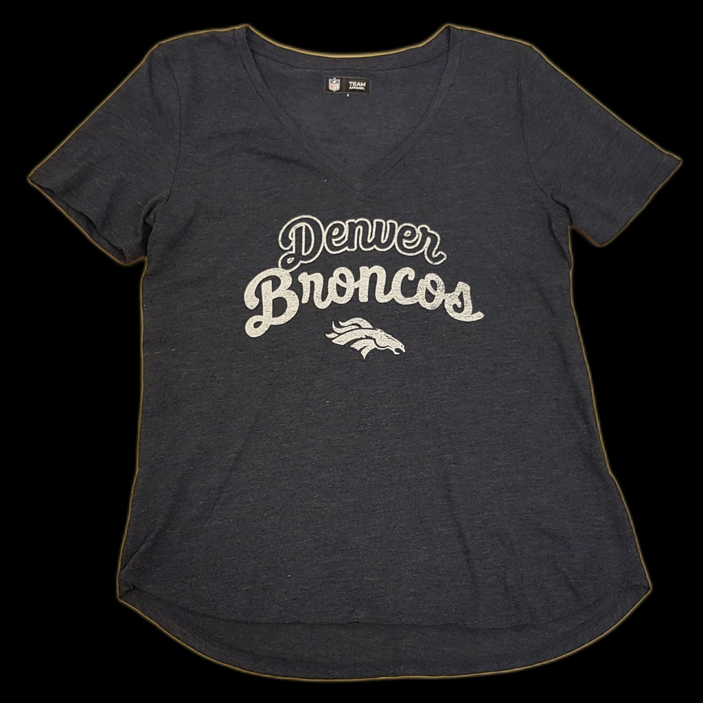 New Era NFL Women’s Denver Broncos Word Flex V-Neck T-Shirt