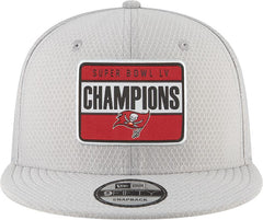 New Era NFL Men's Tampa Bay Buccaneers Super Bowl LV Champions Parade 9FIFTY Adjustable Snapback Hat Grey