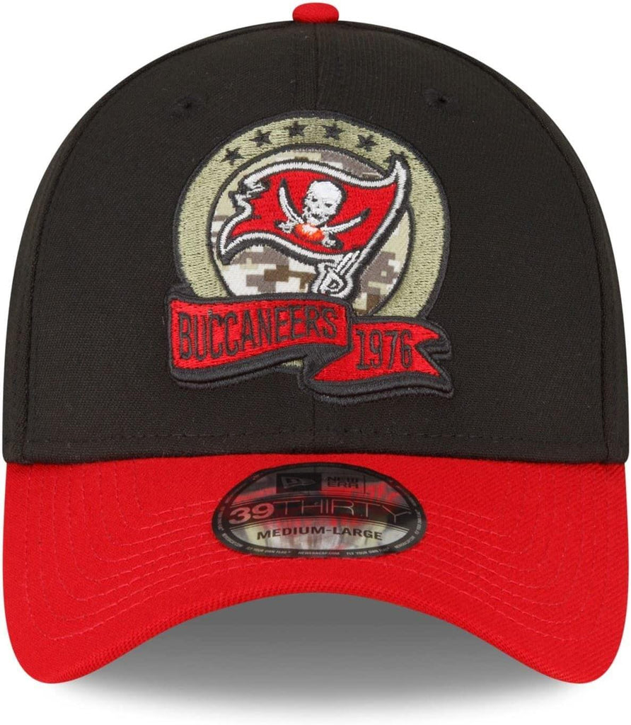 New Era NFL Men's Tampa Bay Buccaneers 2022 Salute to Service 39THIRTY Flex Hat