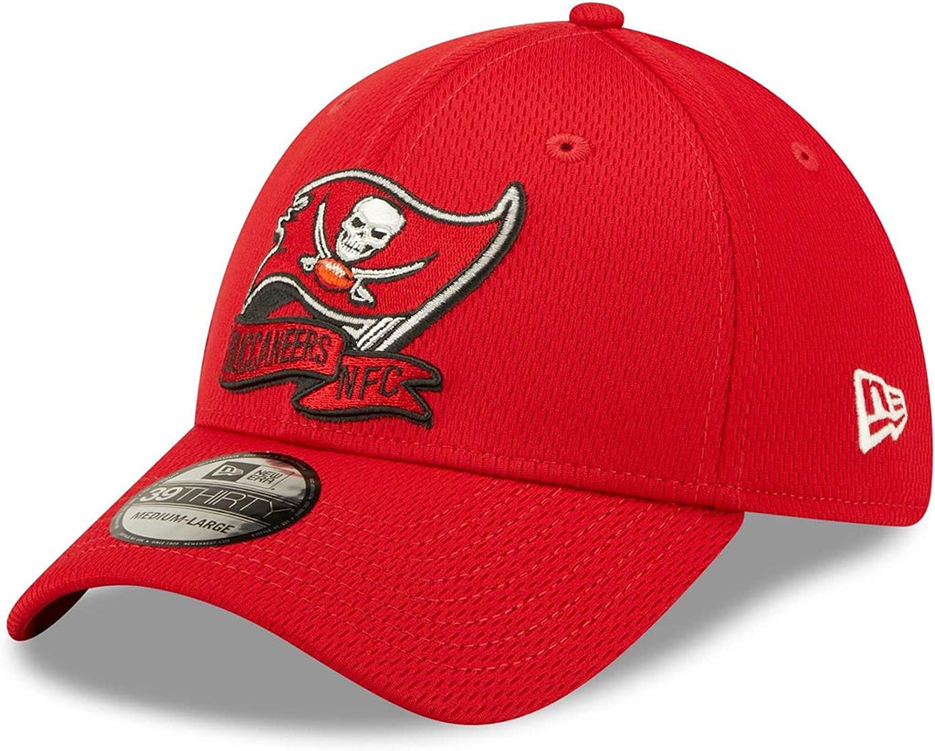 Men's New Era Red Tampa Bay Buccaneers 2022 Sideline 39THIRTY Coaches Flex Hat