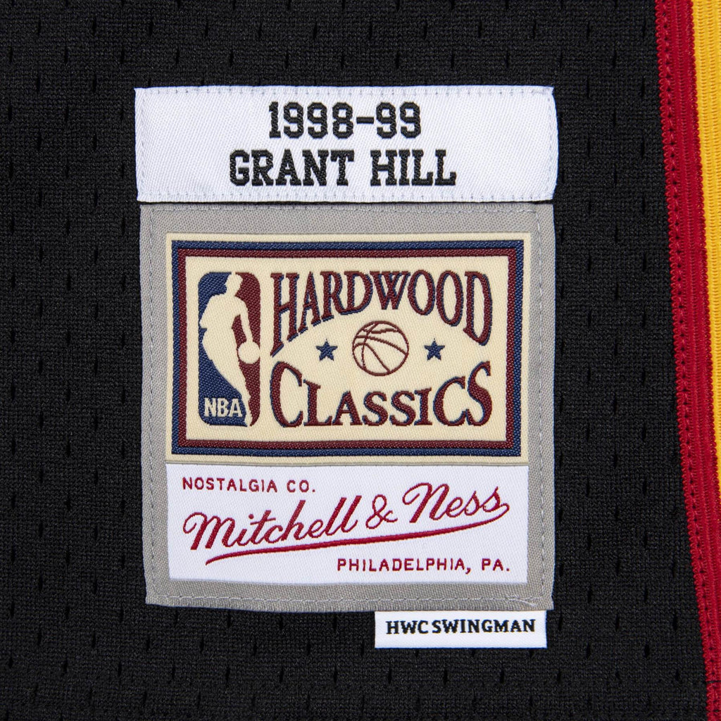 Mitchell & Ness Men's Grant Hill Detroit Pistons '98-'99 HWC Off White  Swingman Jersey - Hibbett
