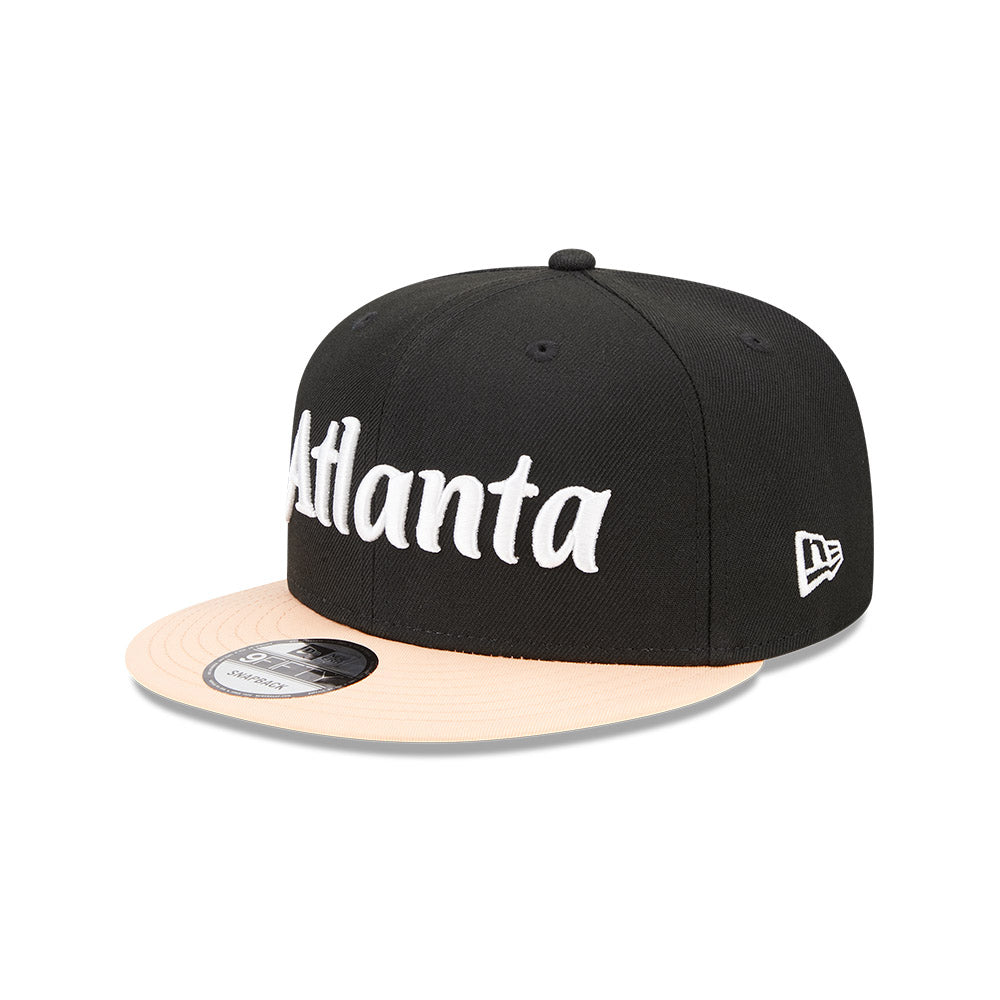 Mitchell & Ness Atlanta Hawks Bucket Hat - Off White White / Small/Medium