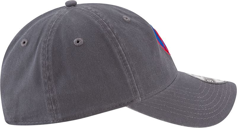 New Era MLB Men's Chicago Cubs Core Classic Crawling Bear Logo 9TWENTY Adjustable Hat Graphite OSFA