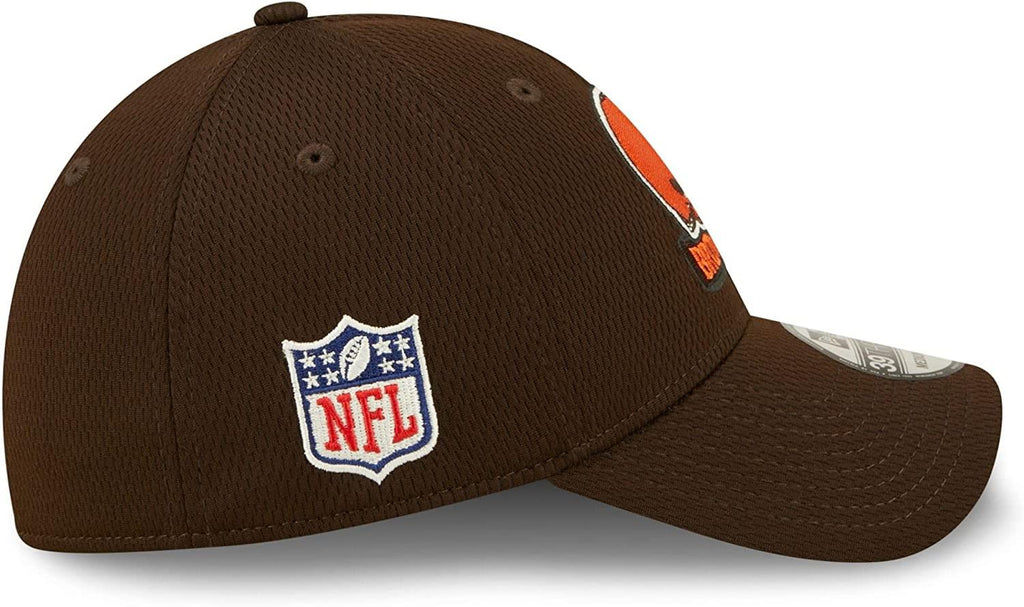 New Era NFL Men's Cleveland Browns 2022 NFL Sideline 39THIRTY Coaches Flex Hat