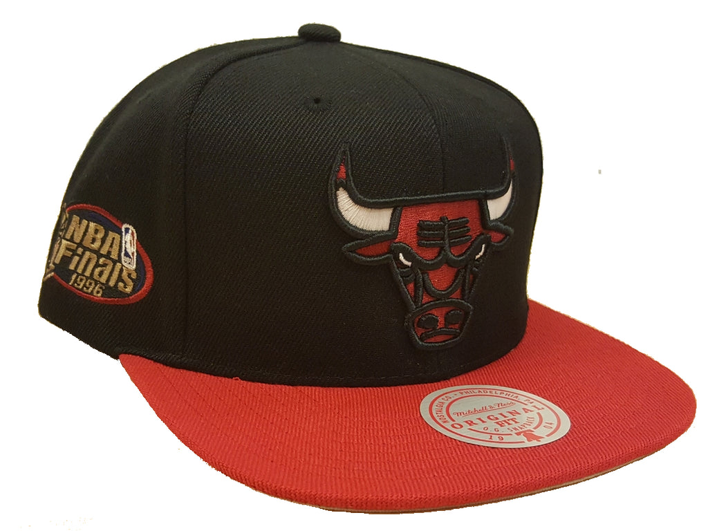 Mitchell & Ness NBA Men's Chicago Bulls 1996 NBA Finals Patch Snapback Adjustable Hat